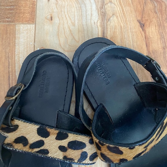 Urban outfitters black and leopard leather sandals - Picture 5 of 6
